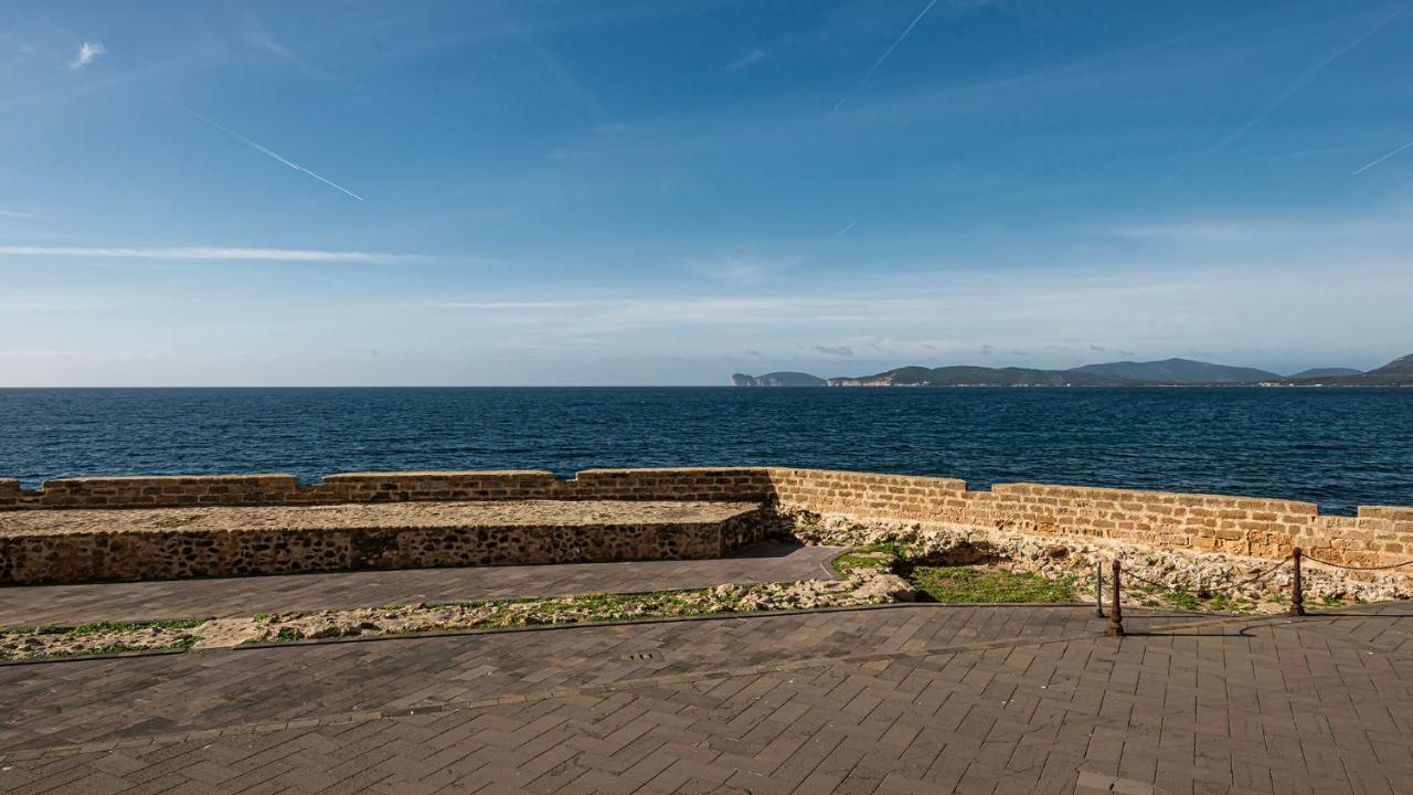 Seafront Bastioni Apartment Alghero Bagian luar foto